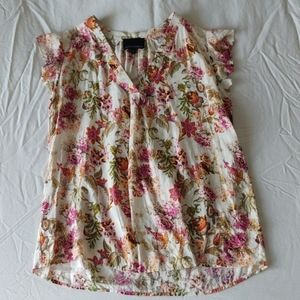 Floral flutter sleeve blouse
